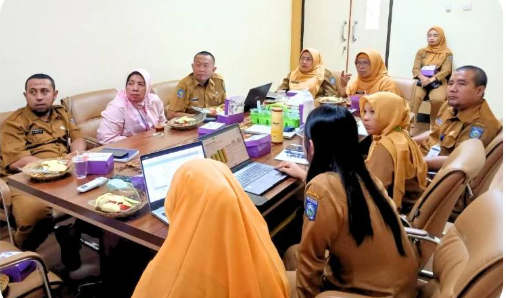 Rapat bersama Dewan Pengawas RS Mutiara Sukma di Ruang Rapat Direktur